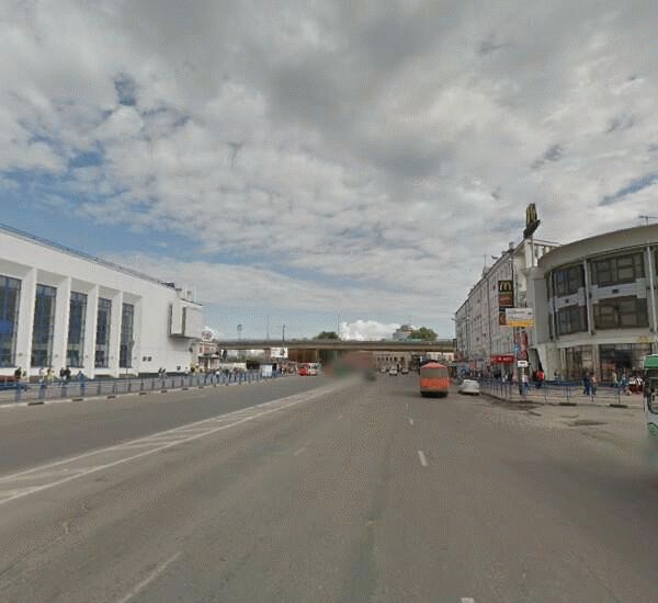 Банкомат Саровбизнесбанка по адресу пл. Революции,  д. 2а